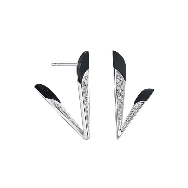 VD Collection-V EarringsPRODUCT DESCRIPTION:
18K White gold diamond Earring
STONE Diamond:
32 stones, 0.24 carat
4 Black Agate:0.56 carat
 
Online prices are for reference only; all prices 