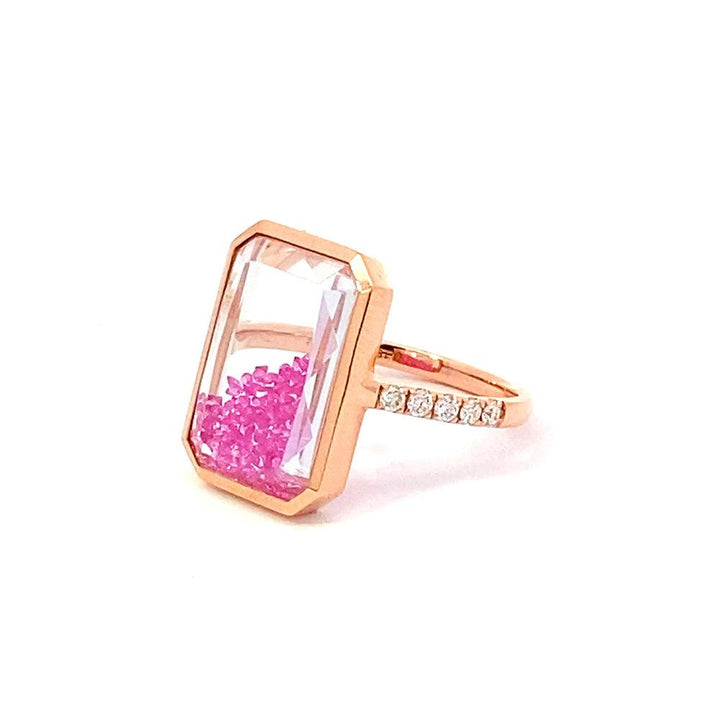 Octo Collection – RingPRODUCT DESCRIPTION:
18K Gold Pink Sapphire Ring
Online prices are for reference only; all prices are based on in-store prices.
Please note that each VERDE creation 